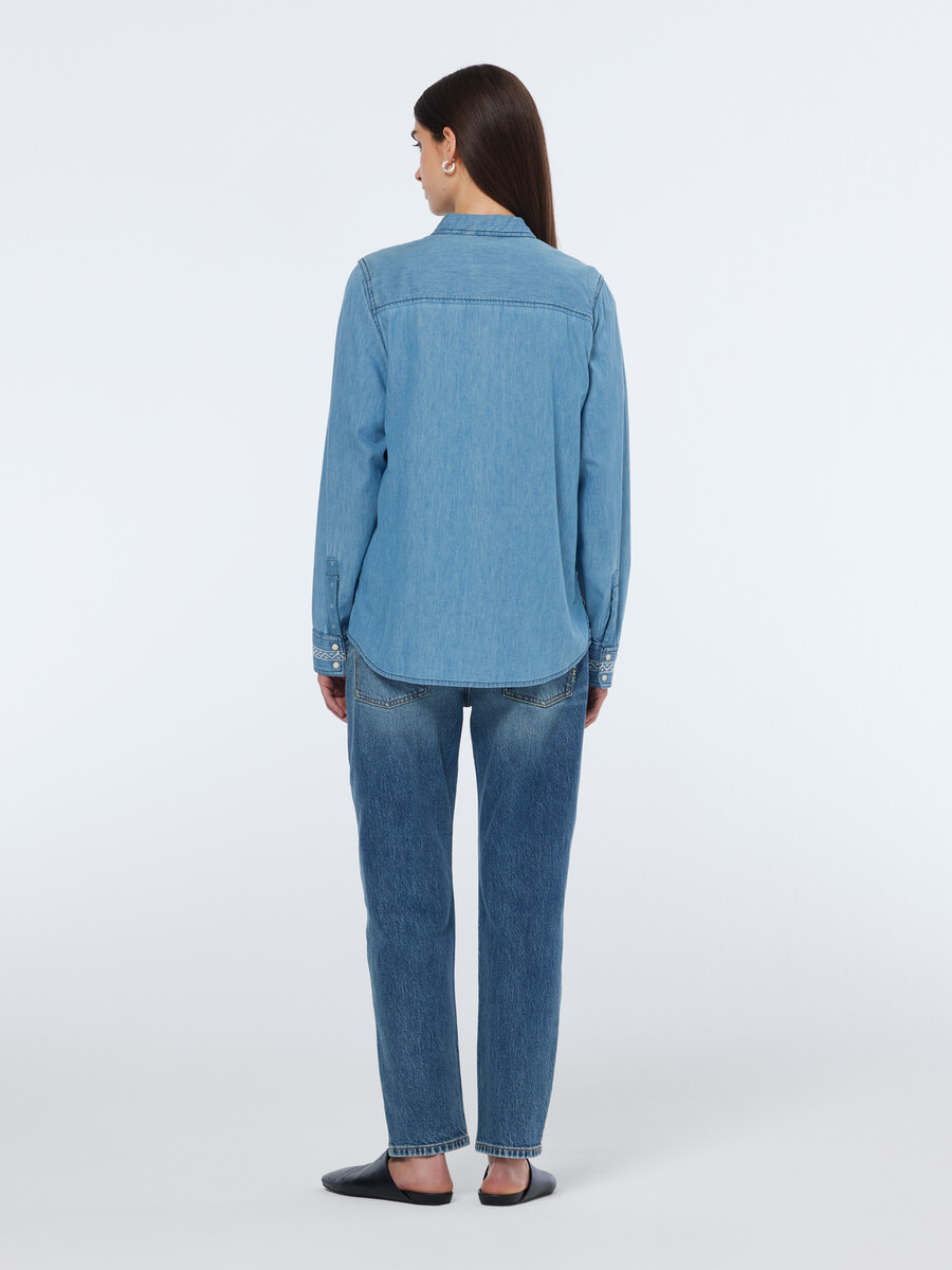 ausgewaschenes leichtes jeanshemd