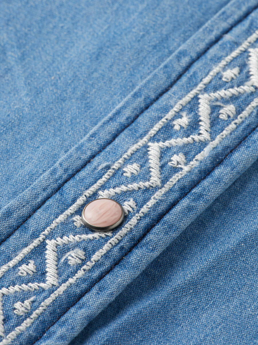 ausgewaschenes leichtes jeanshemd