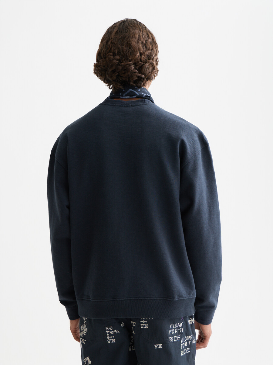sweatshirt mit kreuzstichmuster und lockerer passform