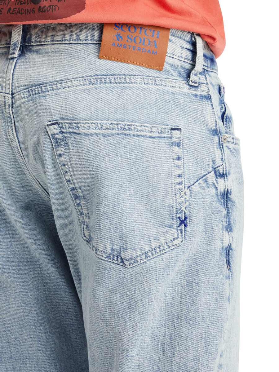 essentials — die zee straight jeans blue story
