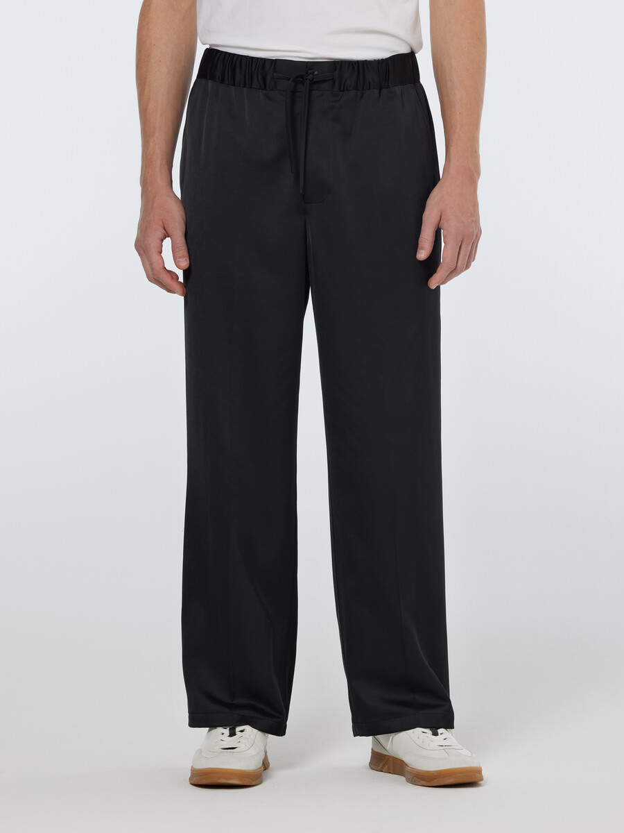 jogginghose aus schwerem satin mit lockerer passform