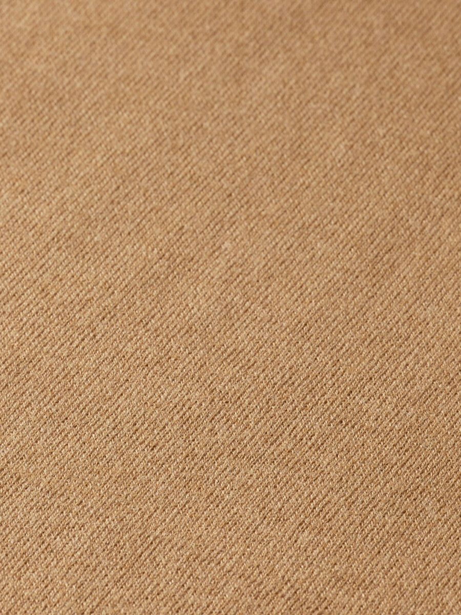 essentials – pullover mit überschnittenen schultern und stehkragen