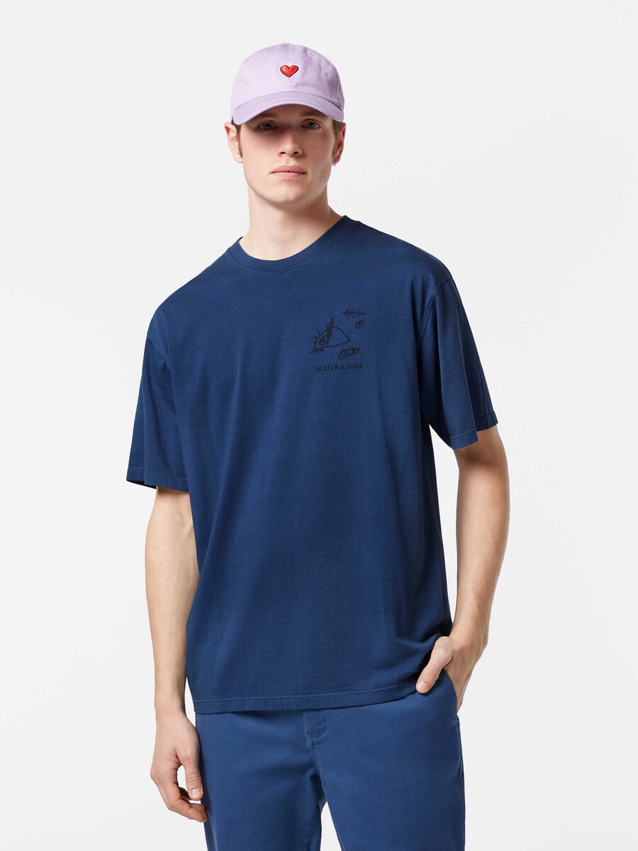 t-shirt mit regulärer passform und aufdruck
