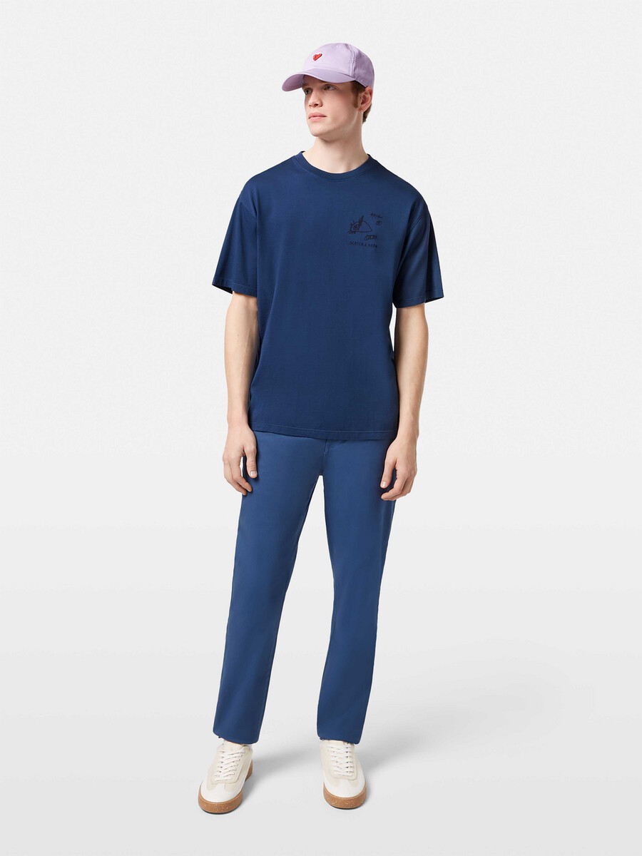 t-shirt mit regulärer passform und aufdruck