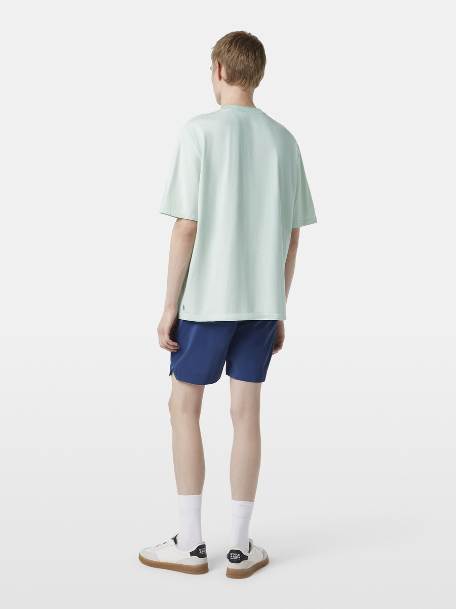 locker geschnittenes stückgefärbtes grafik-t-shirt