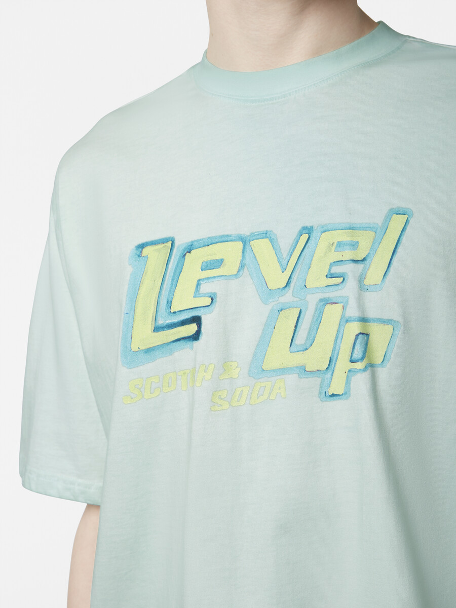 locker geschnittenes stückgefärbtes grafik-t-shirt