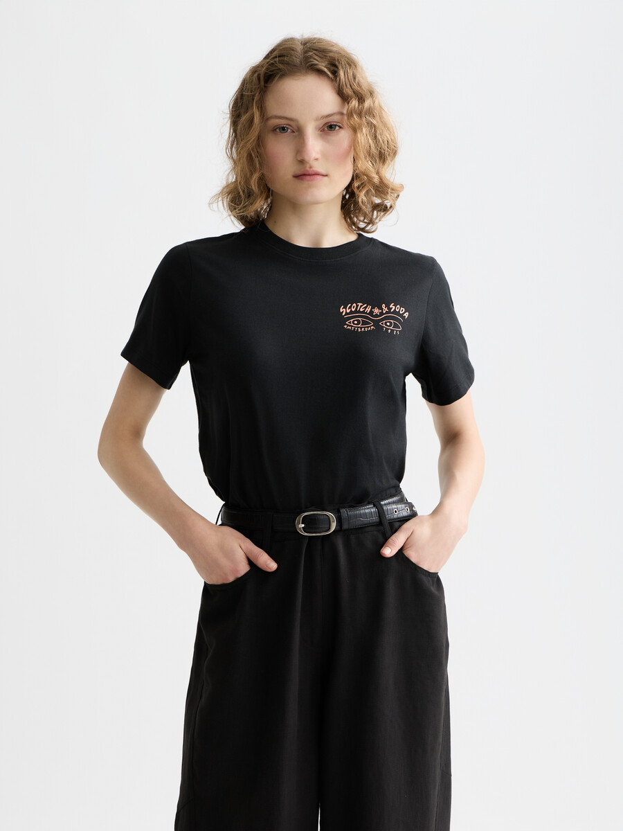 kleines brustmotiv reguläre passform t-shirt