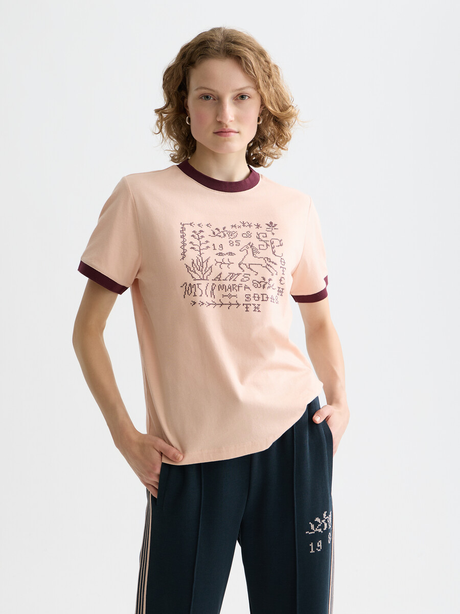 besticktes ringer-t-shirt in regulärer passform