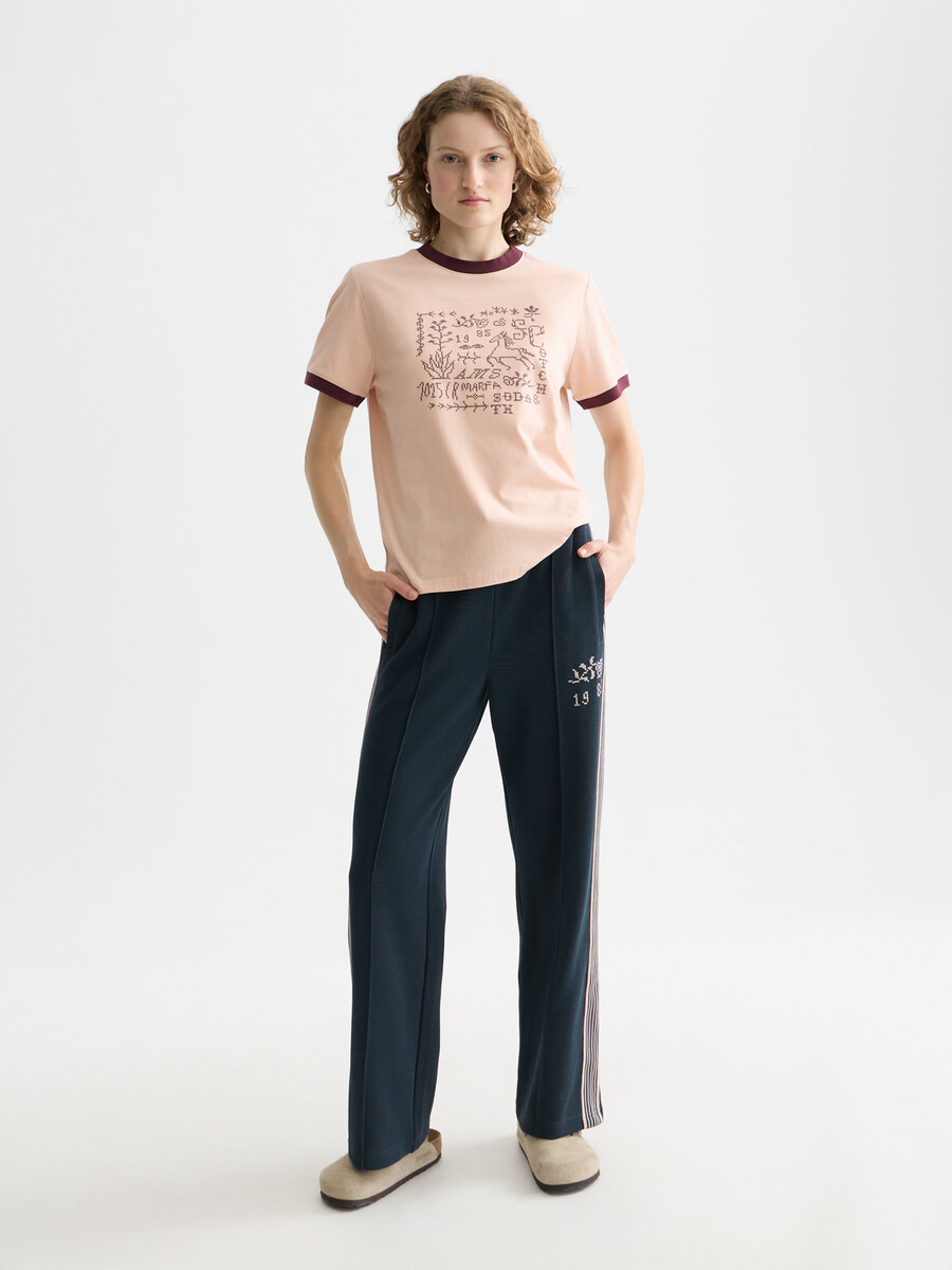 besticktes ringer-t-shirt in regulärer passform